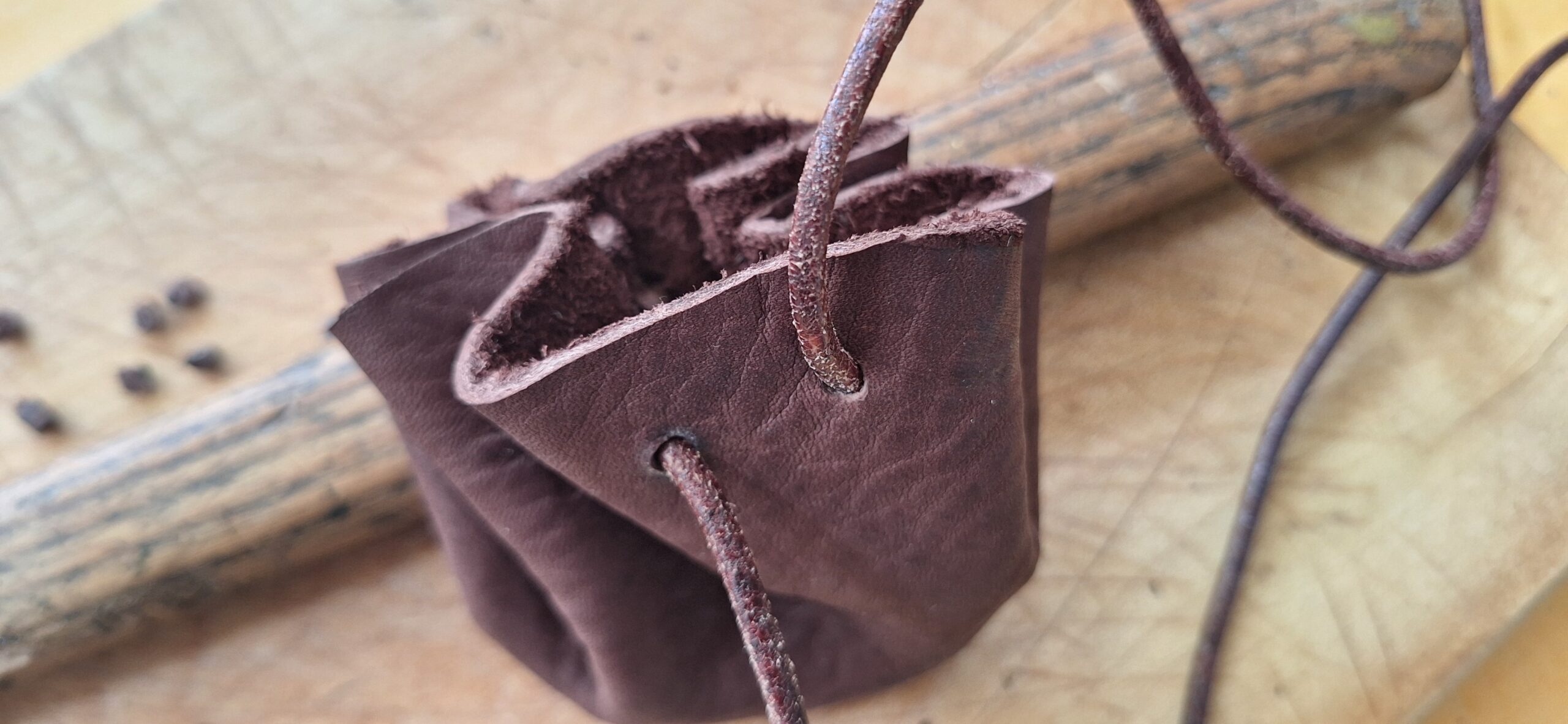Mittelalterliche Lederbeutel selber machen! ✂️👜